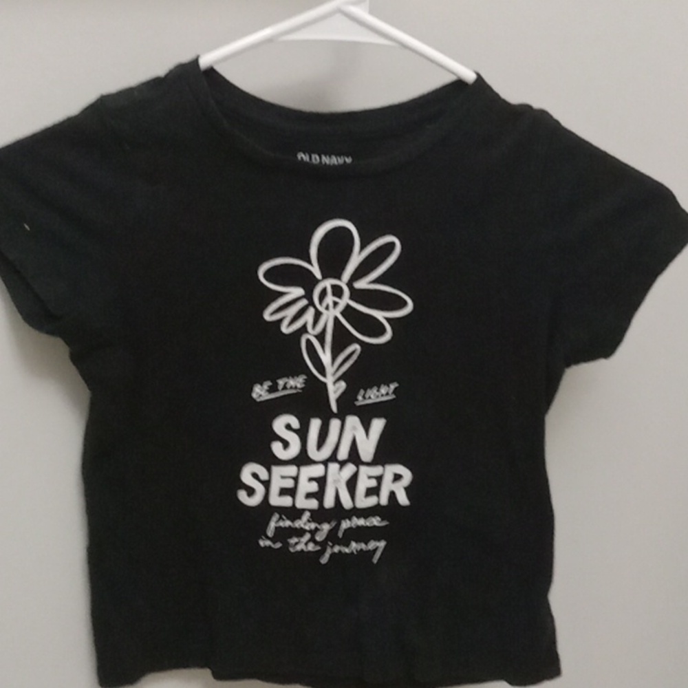 Black short sleeve shirt